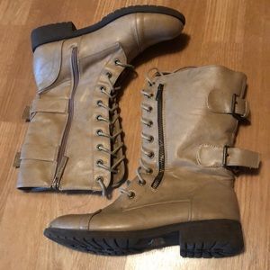 Combat boot
